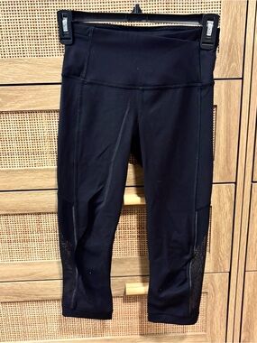 lululemon athletica Black Cropped Leggings